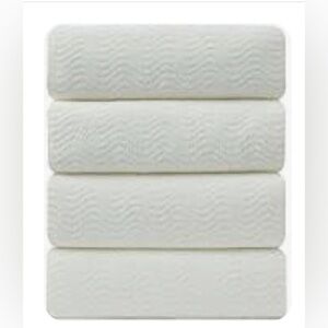 4-Piece extra large Bath Towel Set 35 x 70 Inches new- cream
